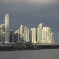 De nouveau une grande ville cette semaine. Reconnaîtrez-vous cette ligne d&rsquo;horizon? Bonne chance! Jennifer Tweet