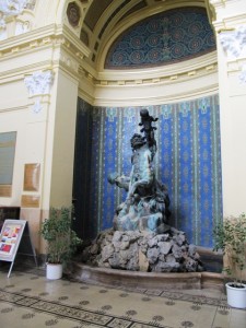 Statue dans l'entrée