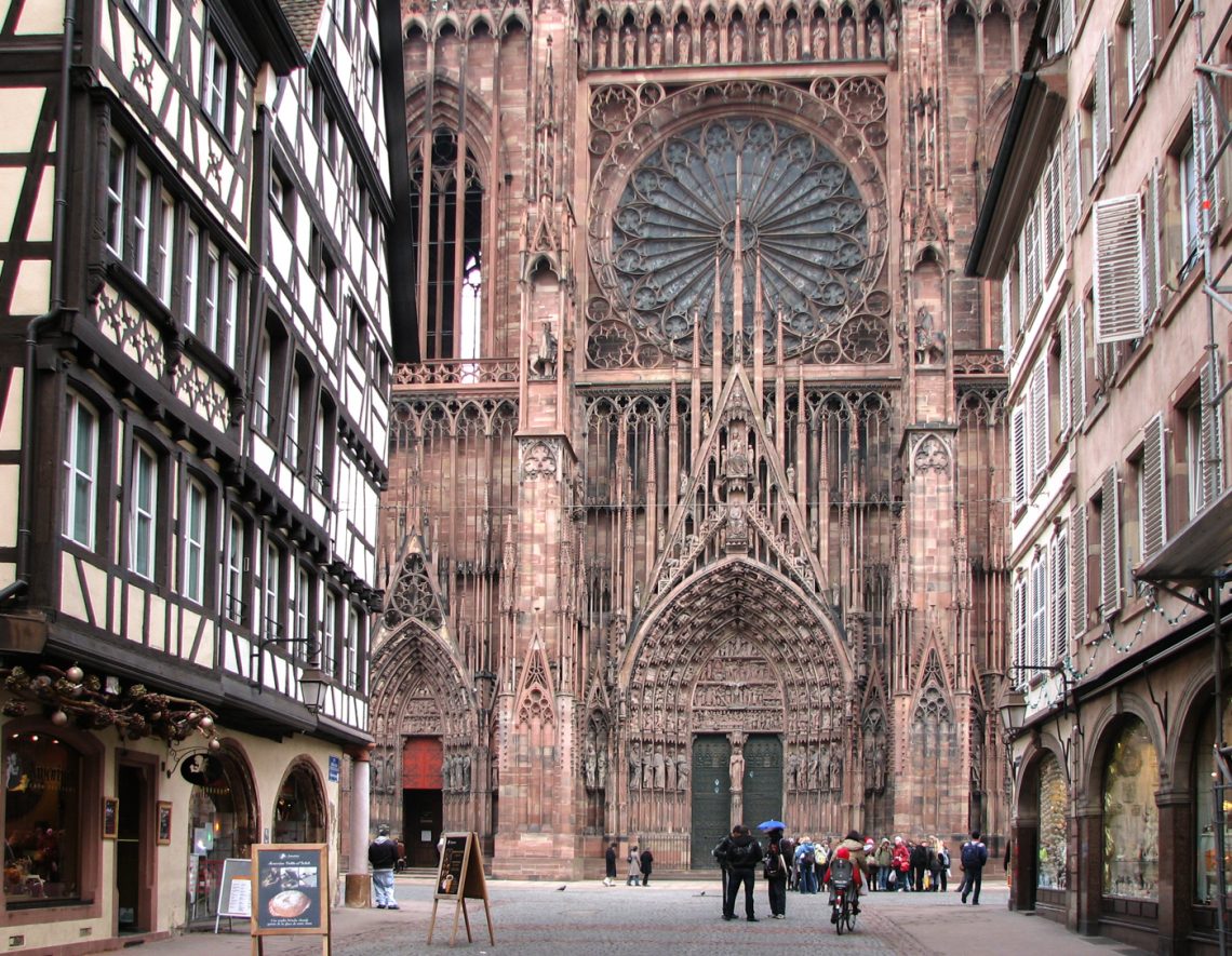 Coeur de Strasburg, rue Mercière, cathédrale et colombages