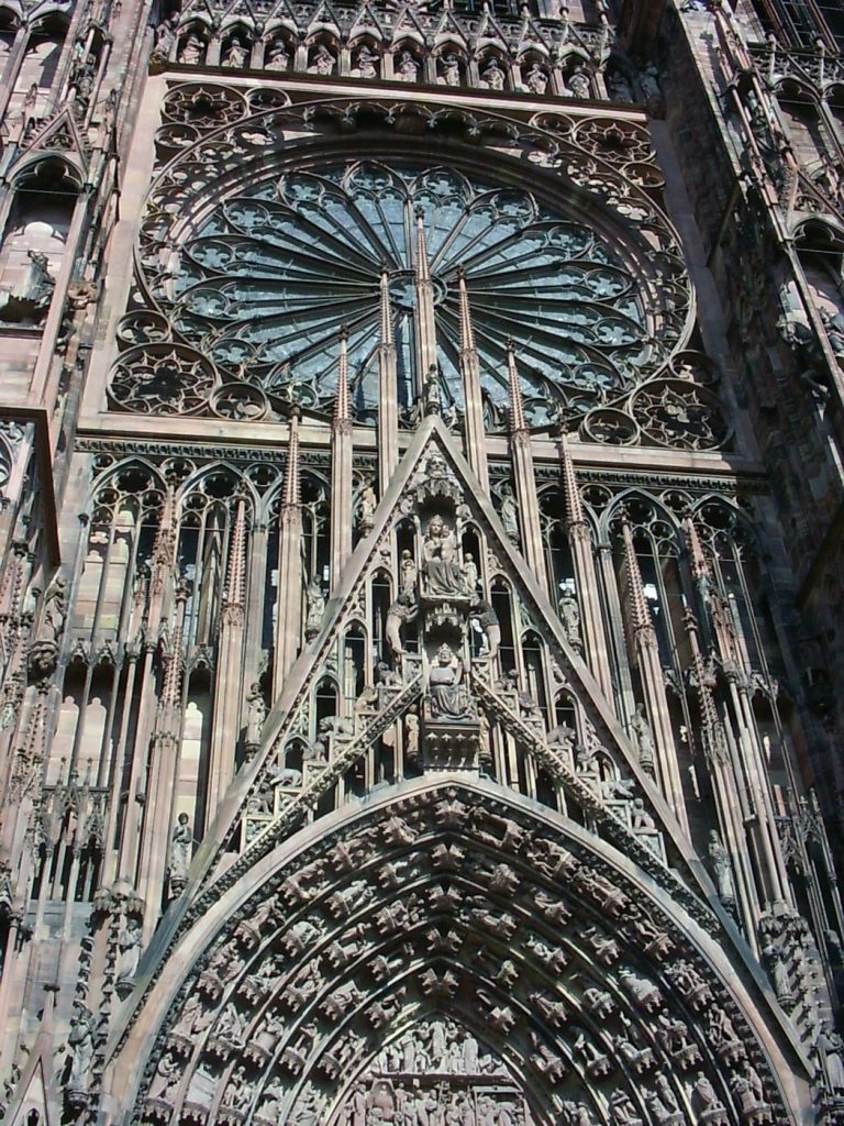 Façade de la cathédrale de Strasbourg, que voir en Alsace