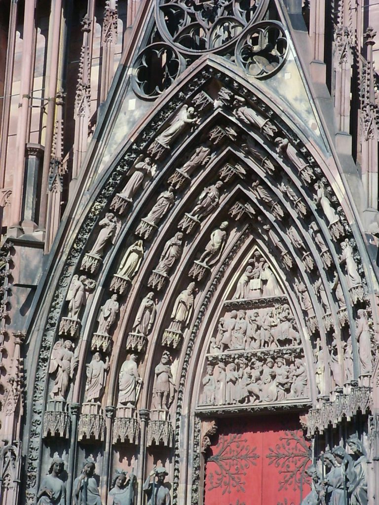 Portique de la cathédrale - Quoi faire à Strasbourg