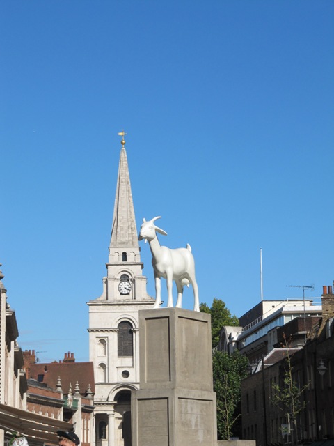 Old Spitalfields et sa célèbre chèvre