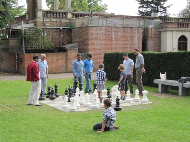 Une partie d'échecs Londres parc