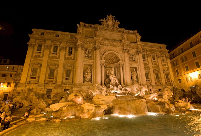 Fontaine de Trévi de nuit Italie Rome