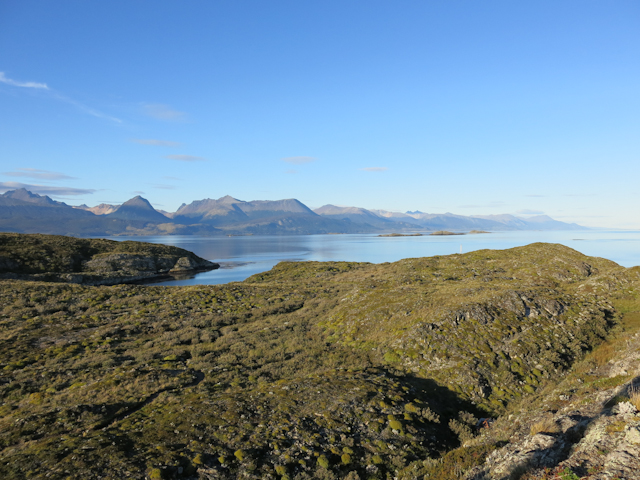 Isla H et les montagnes au loin près d'Ushuaia