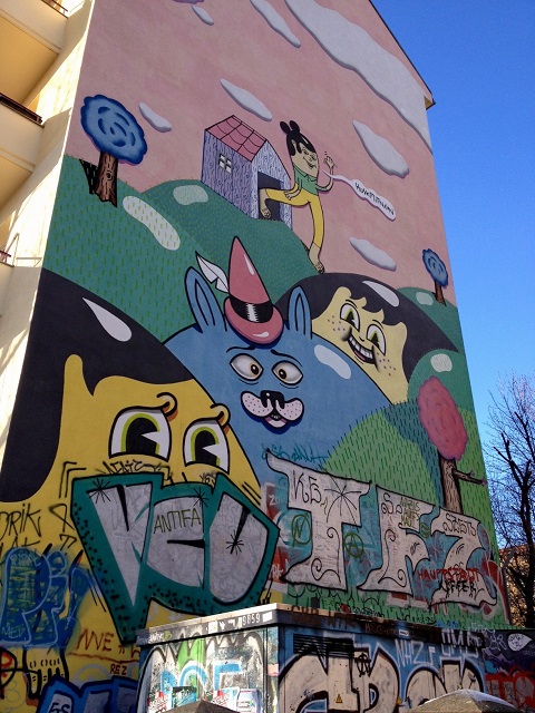 Murale - coin des rues Görlitzer Straße et Falckensteinstraße - Kreuzberg art de rue Berlin