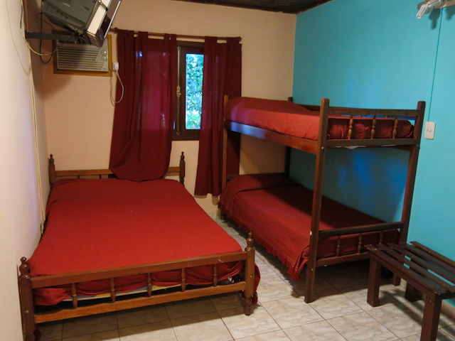 ma chambre au Poramba Hostel à Puerto Iguazu en Argentine