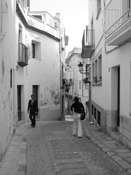 Ruelle de Sitges en Espagne