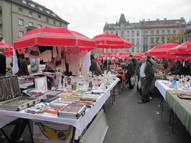 Marché du dimanche au coeur de la ville - Zagreb, Croatie