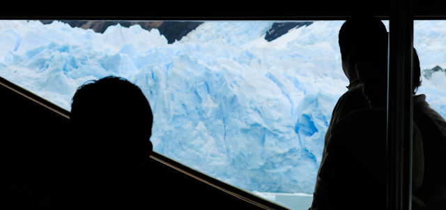 Nous passons très près des glaciers - Cruceros MarPatag - El Calafate, Argentine