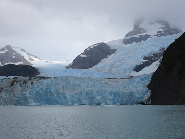 Énorme glacier - Cruceros MarPatag - El Calafate, Argentine