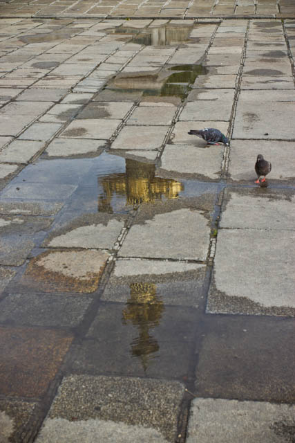 Reflet dans les rues de Paris - France