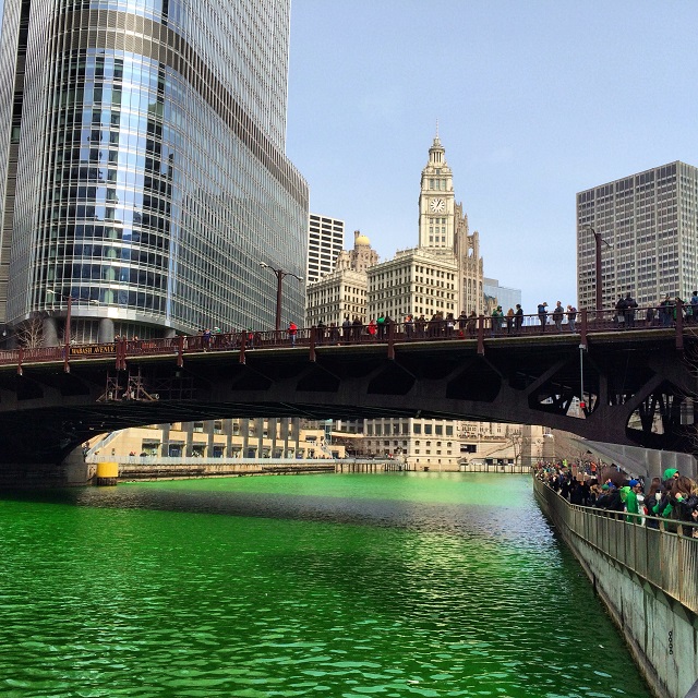 Chicago River pour la Saint-Patrick - Chicago, Illinois