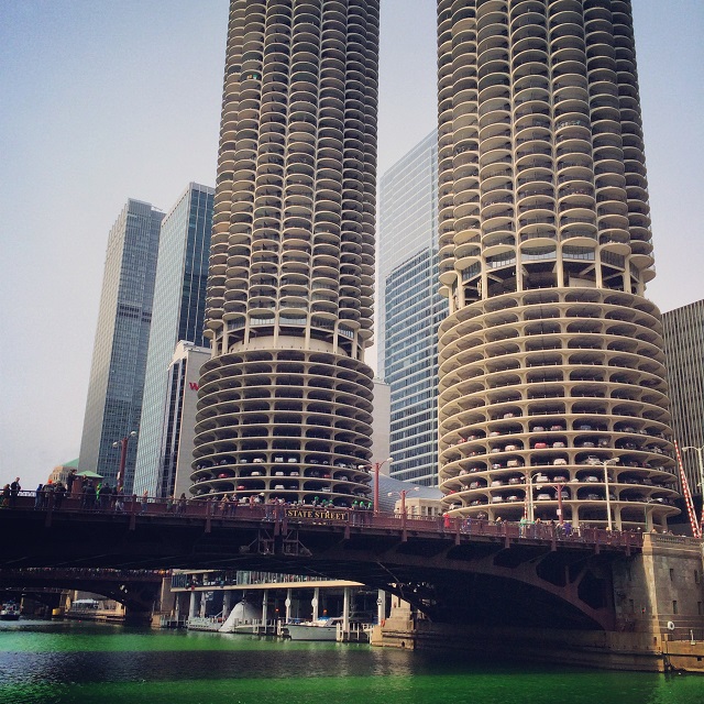 Marina City et la Chicago River - Chicago, Illinois