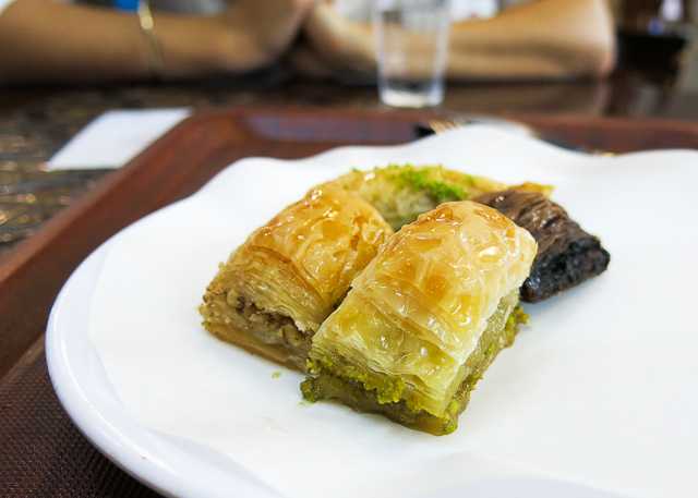 Arrêt pour des baklavas au Karaköy Güllüoğlu