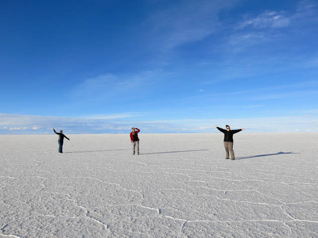 Trois filles - Désert de sel - Salar d'Uyuni, Bolivie