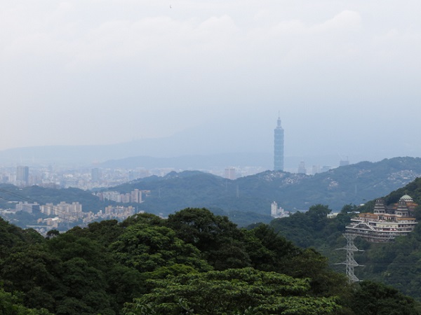 Les montagnes de Taipei au loin - Taipei 101, Taiwan