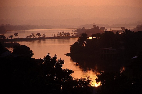 Coucher de soleil à Rangamati au Bangladesh