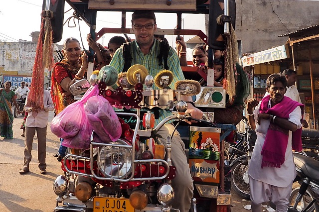 Moi en conducteur de rickshaw à Palitana en Inde. Une reconversion possible?