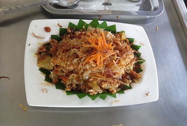 Salade épicée au pomelo - Apple & Noi - Kanchanaburi, Thailande