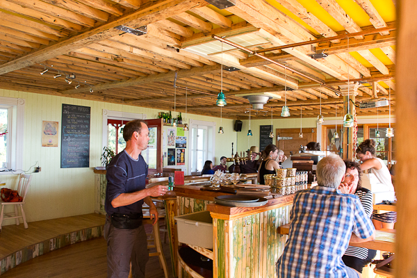 Au bar - Microbrasserie Tête d'Allumette - Kamouraska