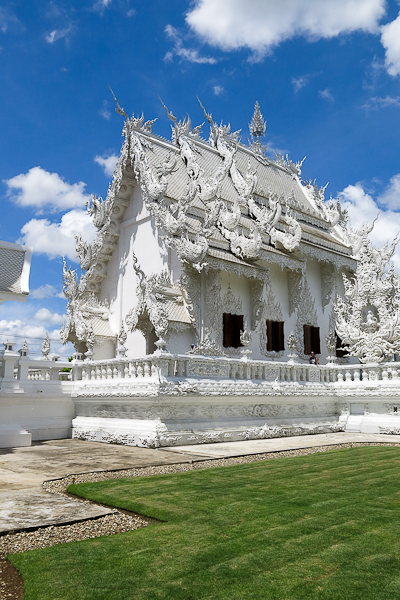 Derrière le Temple Blanc (White Temple) - Chiang Rai, Thaïlande