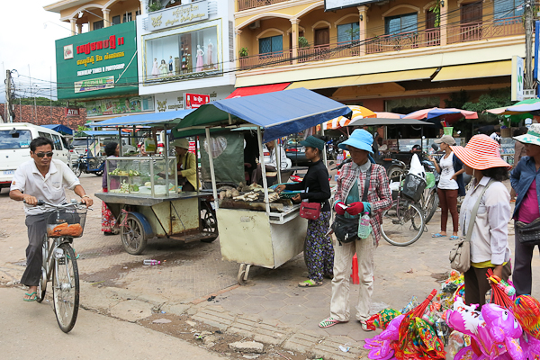 Marché local - Siem Reap Street Food By Night tour - Cambodge