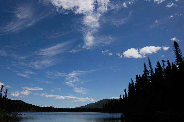 Nuages sur le lac Petit Cascapédia - L'Auberge Gîte du Mont-Albert, Gaspésie