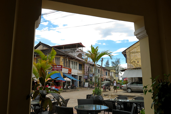 Vue de la terrasse de la Java Bleue - Kampot, Cambodge