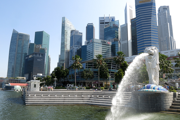 Le Merlion et les gratte-ciels de Singapour