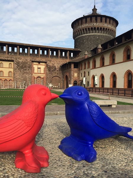 OIseaux devant le château - Art de rue - Milan, Italie