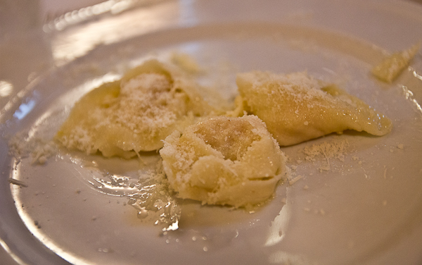 Tortellis cuits et pleins de fromage - Locanda al Carrobbio - Cremona, Lombardie, Italie