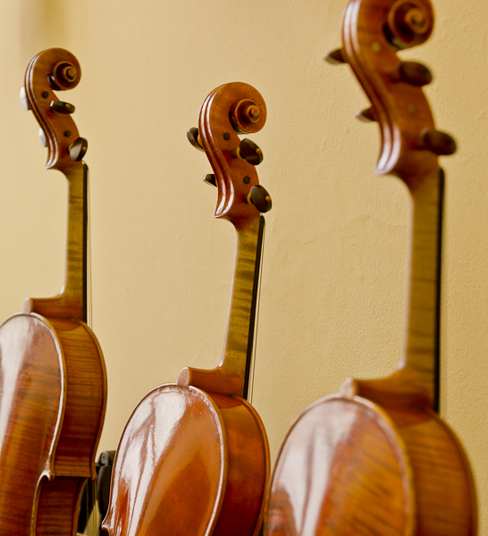 Violons - Edgar Russ Luthier - Cremona, Lombardie, Italie