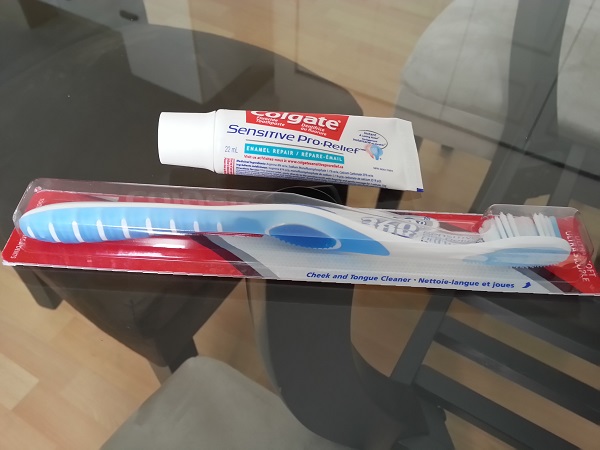 Brosse et pâte à dents