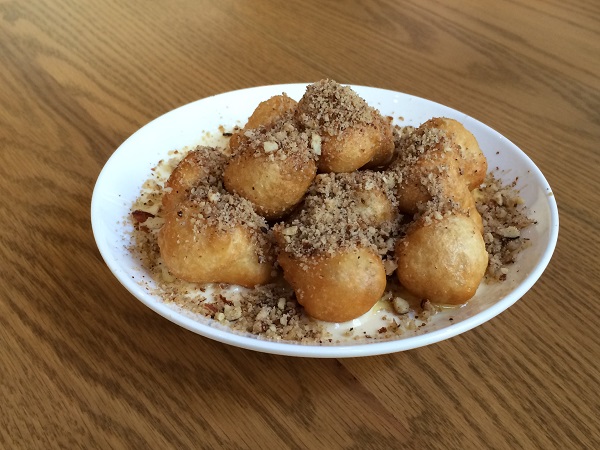 Loukoumades - Restaurant Ikanos, Vieux-Montréal, Québec