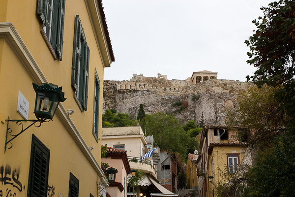 Vue sur l'Acropole de Plaka - Athènes, Grèce