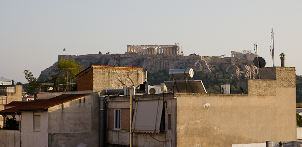 Vue sur l'Acropole de l'auberge de jeunesse City Circus - Athènes, Grèce
