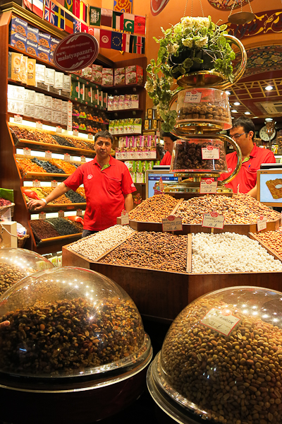 Marchand de noix en tous genres - Istanbul, Turquie