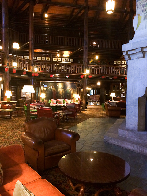 Foyer lounge - Fairmont Château Montebello