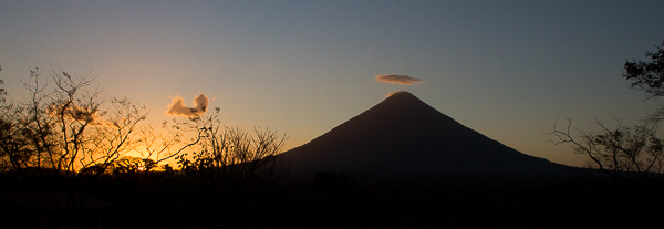 Coucher de soleil sur le volcan Concepcion - El Encanto - Ometepe, Nicaragua