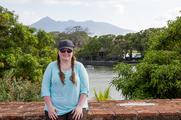 Jennifer sur le fort de Las Isletas, près de Granada au NIcaragua