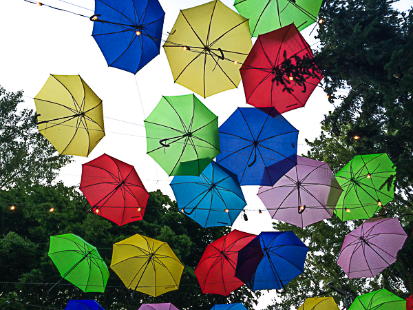 Parapluies colorés - Mondial des Cultures de Drummondville