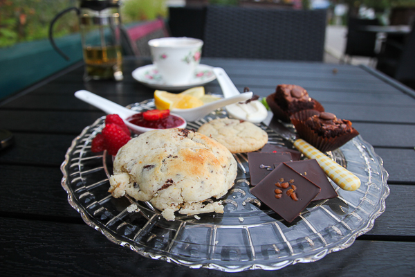 Thé à l'anglaise, version modifiée - Auberge La Chocolatière - North Hatley - Cantons-de-l'Est - Chemin des Cantons