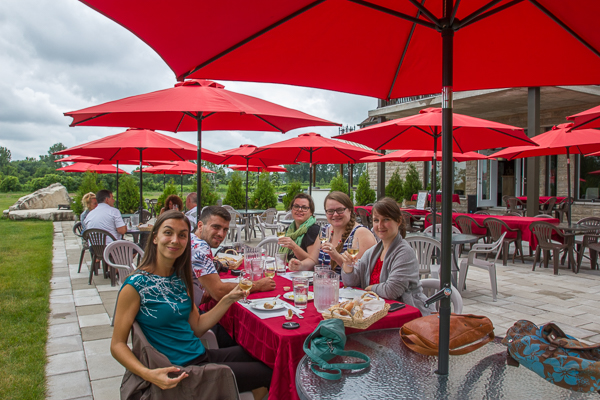 Notre gang sur la terrasse - Vignoble Lano D’or