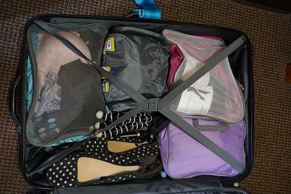 L'organisation de ma valise grâce aux accessoires de cubes de rangement