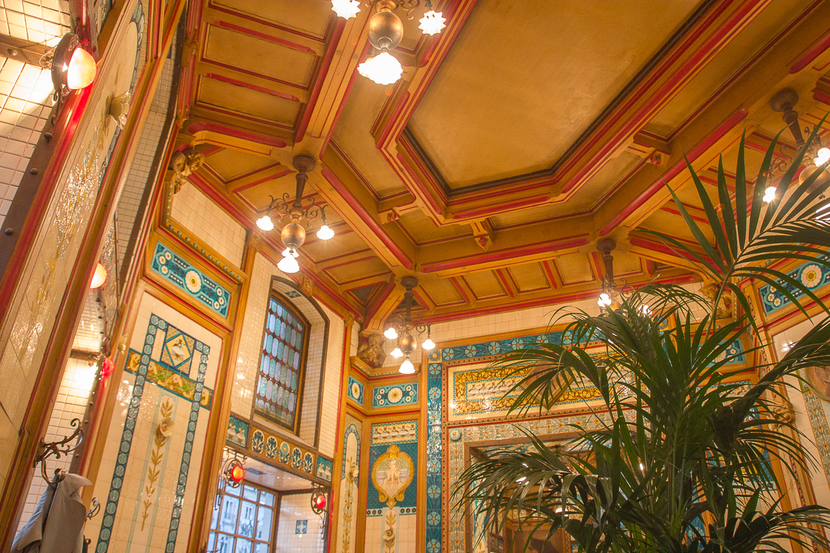 Interior and ceiling of La Cigale - Nantes, France