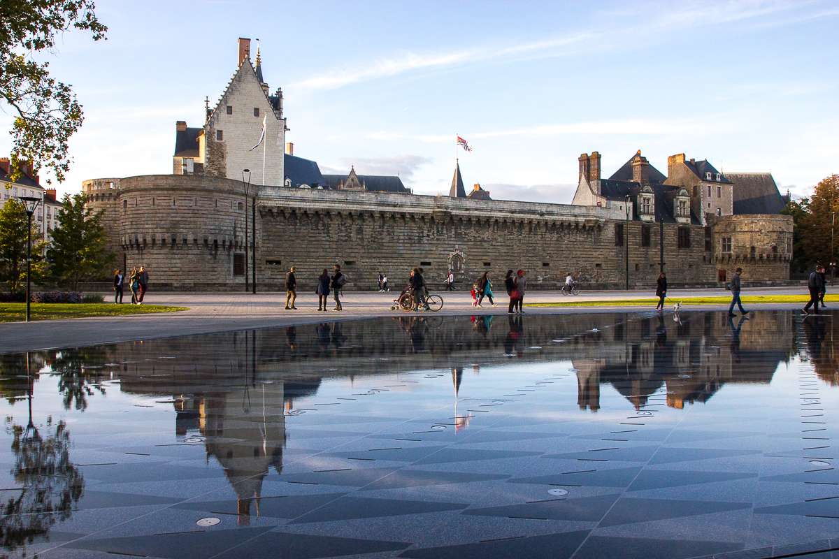 Miroir et bassin réfléchissant - Nantes, France