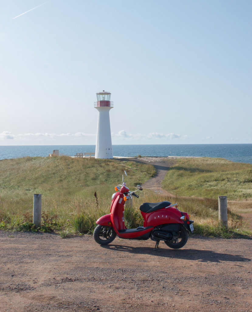 Faire du scooter, iles de la Madeleine