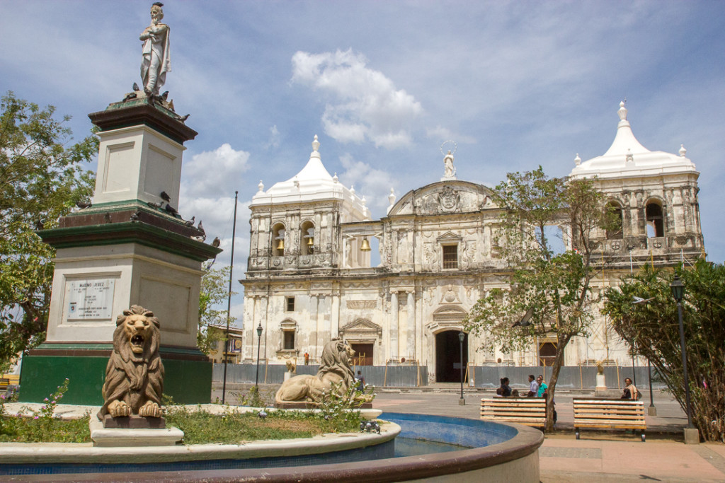 Cathedrale de Leon et parque central