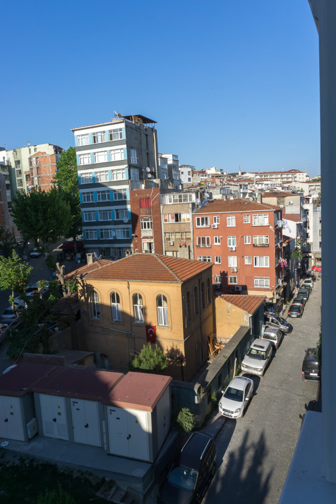 Rue vue de ma chambre au Grand Yavuz Istanbul